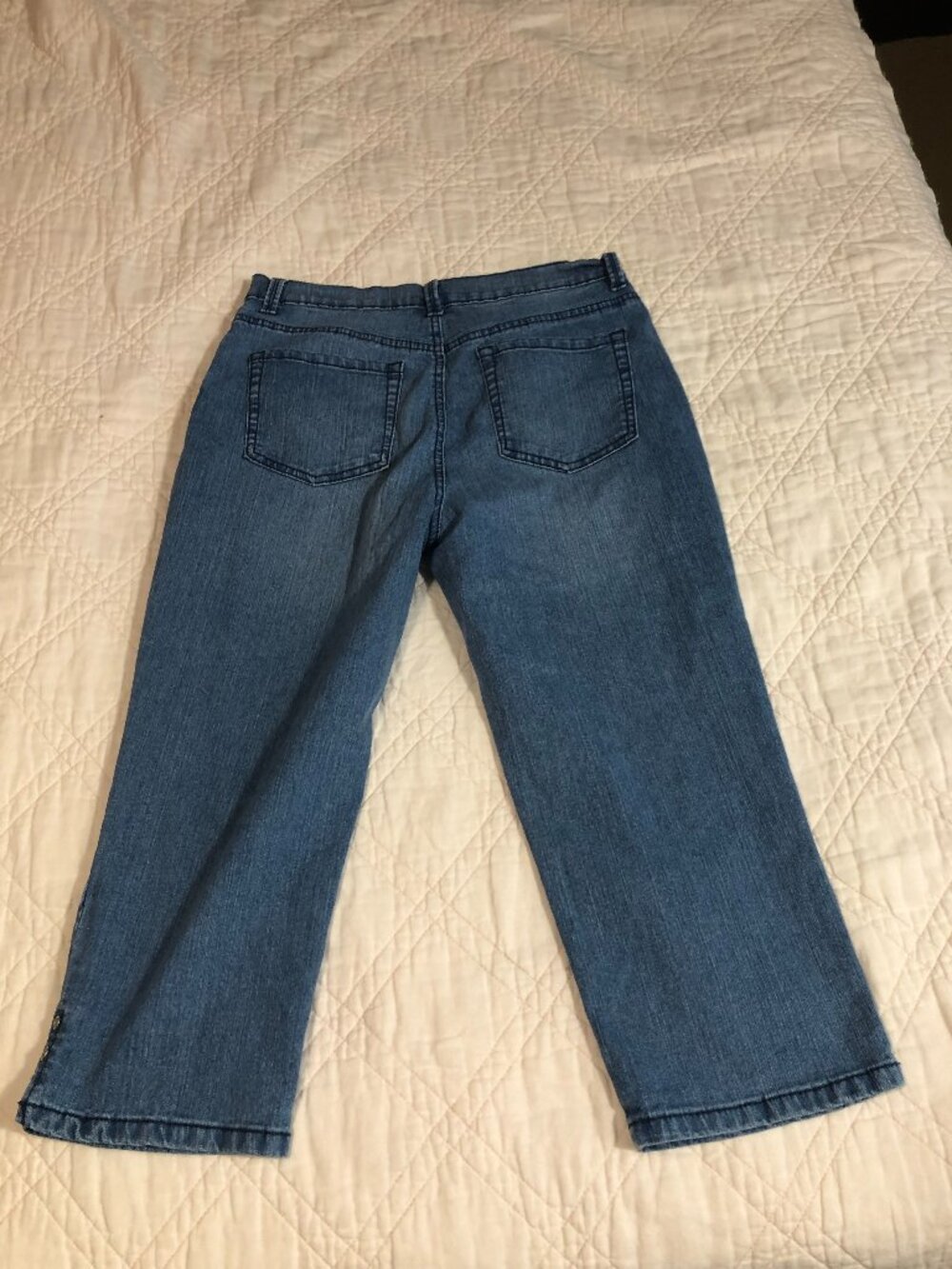 Gloria Vanderbilt Denim Capri, Size 8